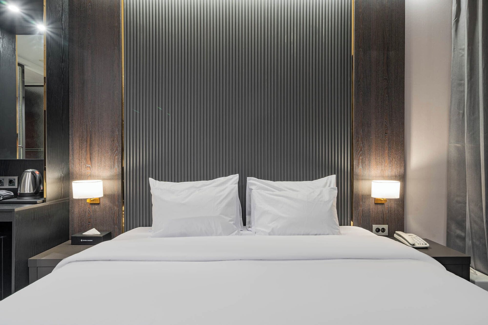 EXECUTIVE, DOUBLE BED