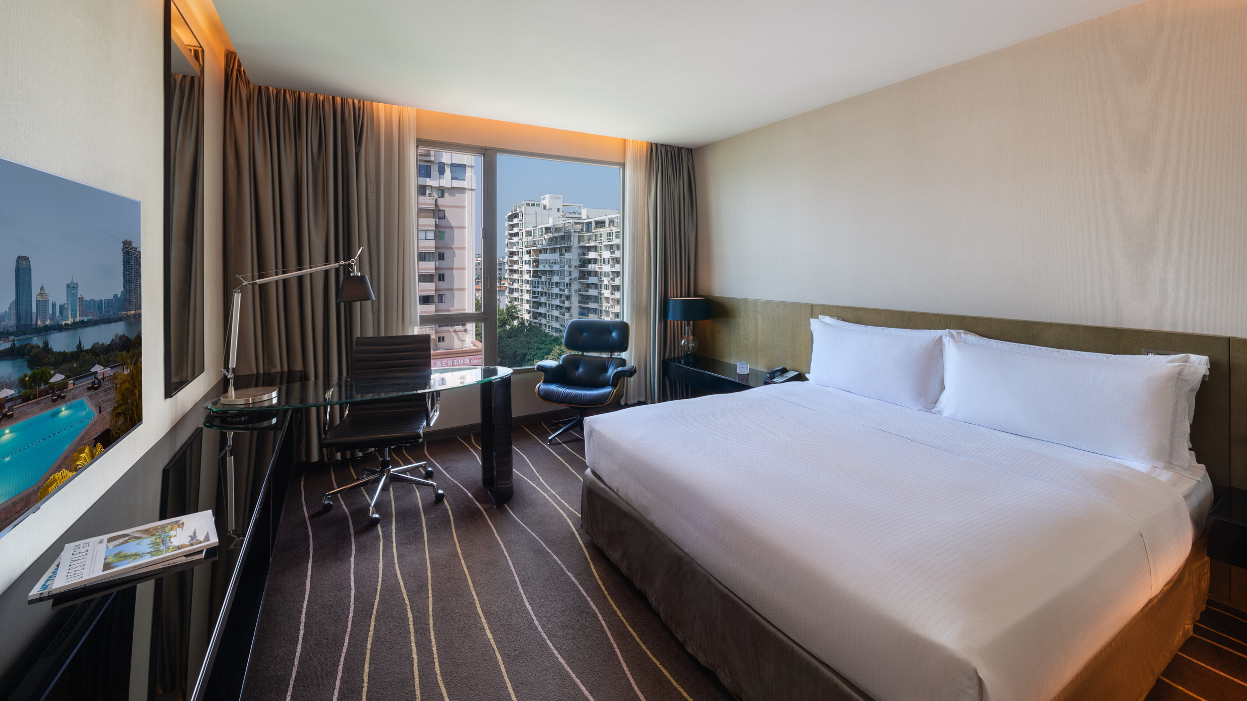 Club, Superior, King Bed