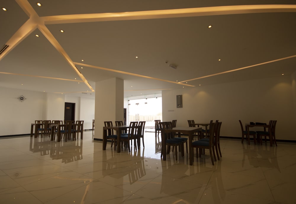 Home Station Hotel 24/25