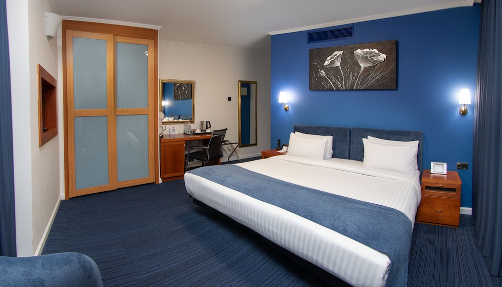 Superior, King Bed