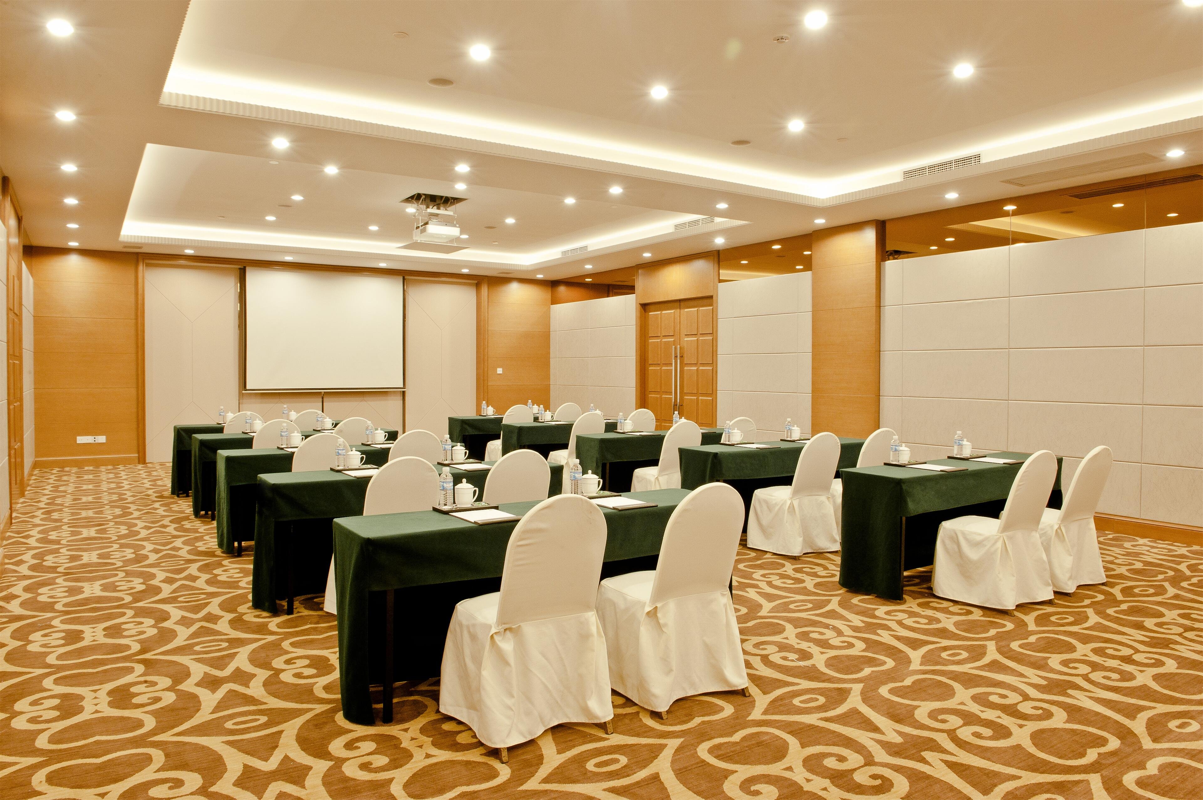 Holiday Inn Pudong 69/76
