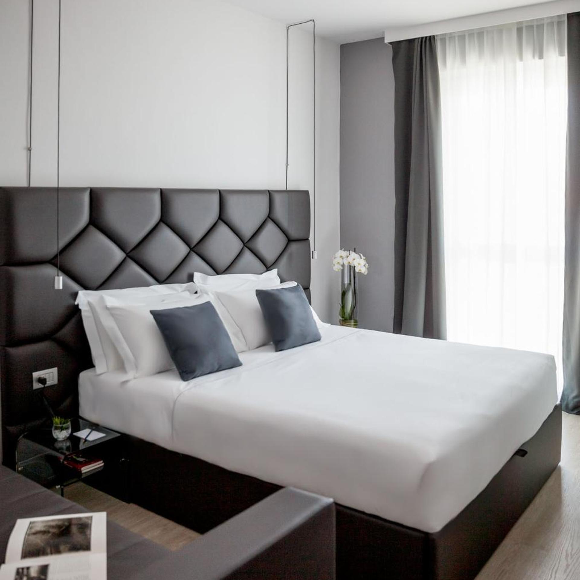 Room, Double Bed, Lateral Side Sea View
