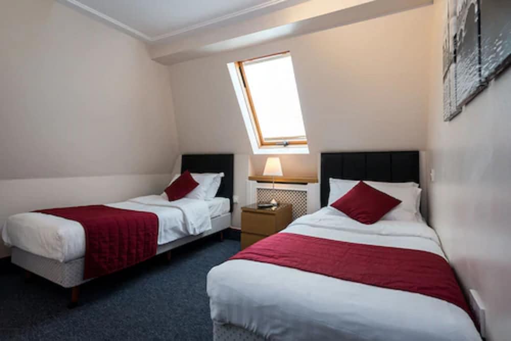 The Adria Hotel London 11/34