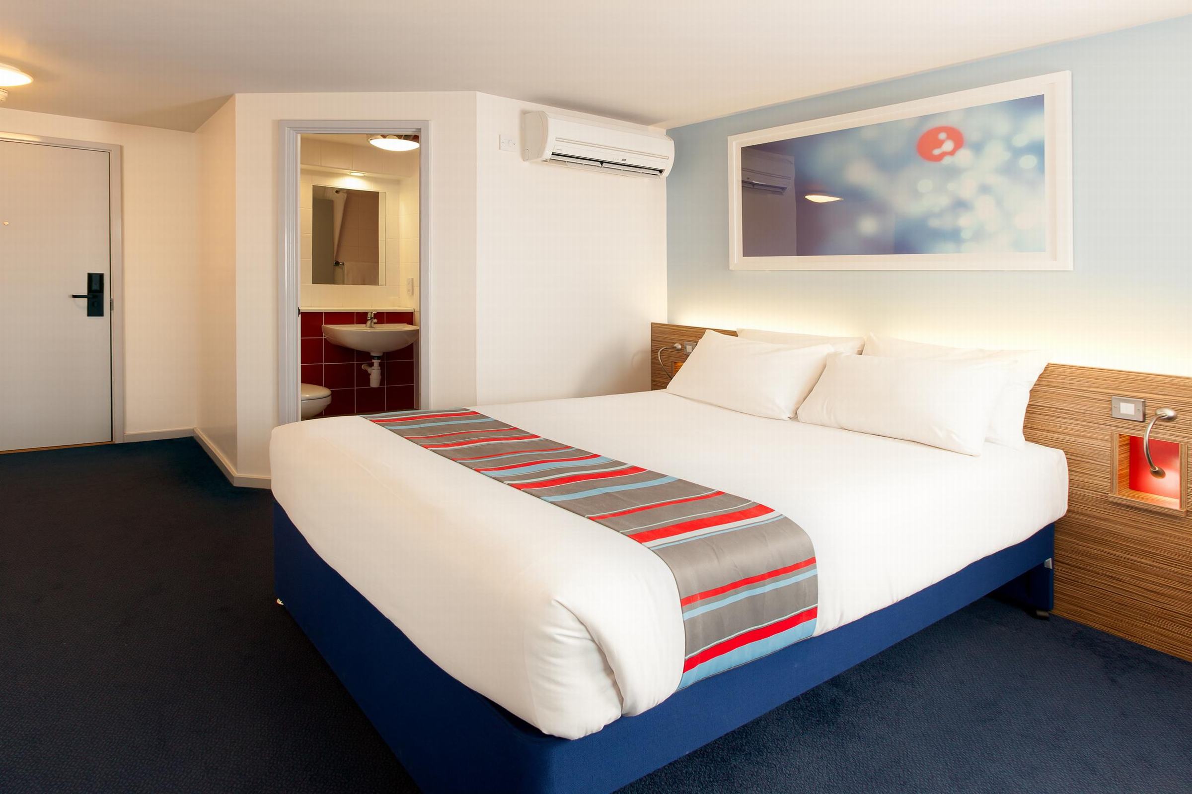Travelodge Bedford Marston Moretaine 3/19