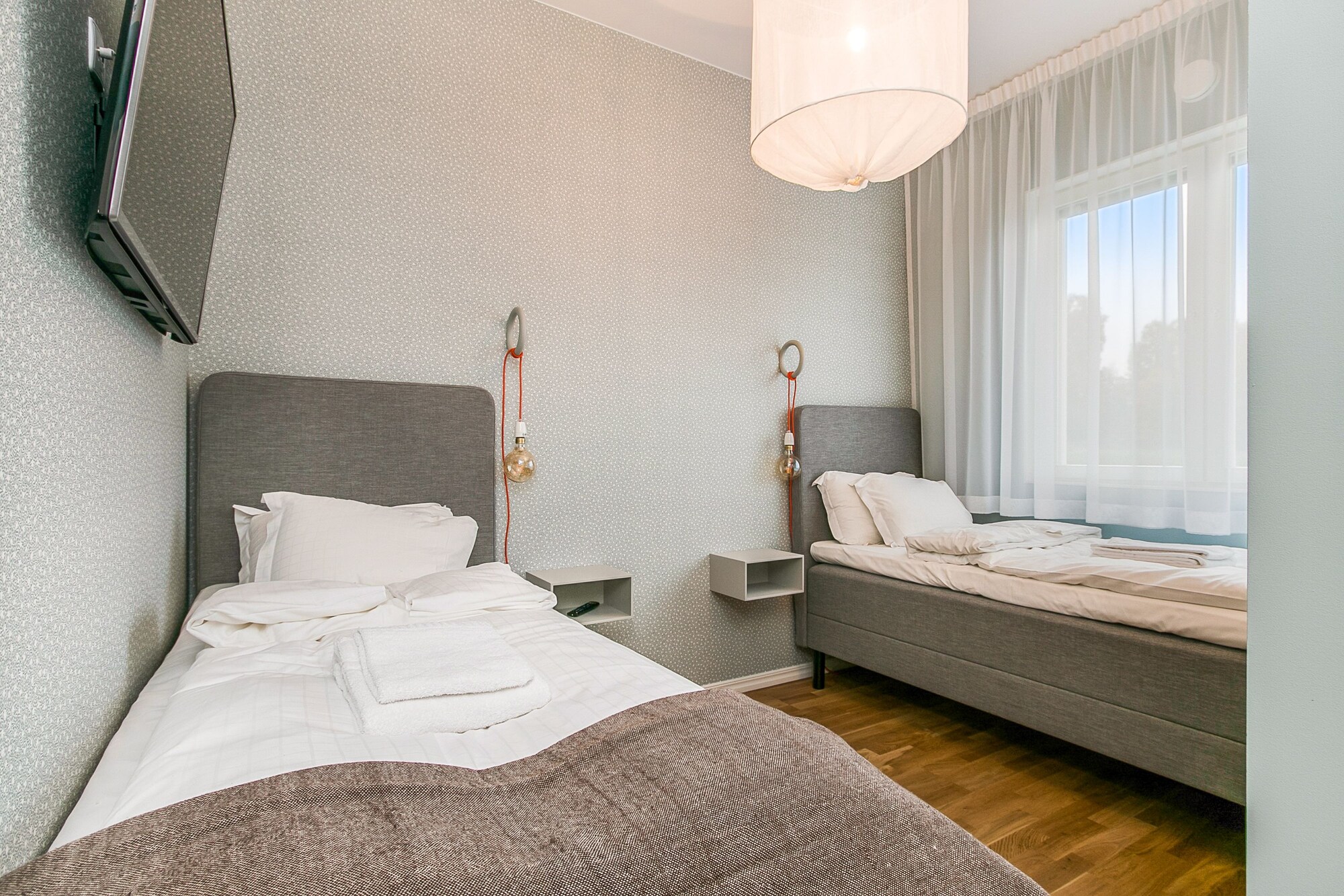 Standard, Twin Beds