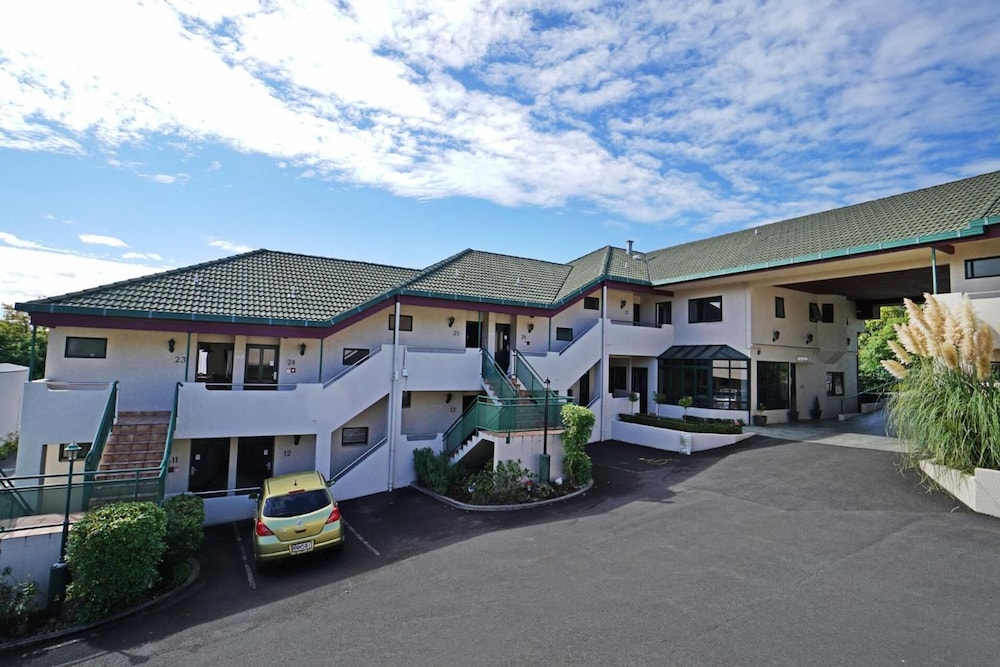 Ashwood Manor Motor Lodge 2/28