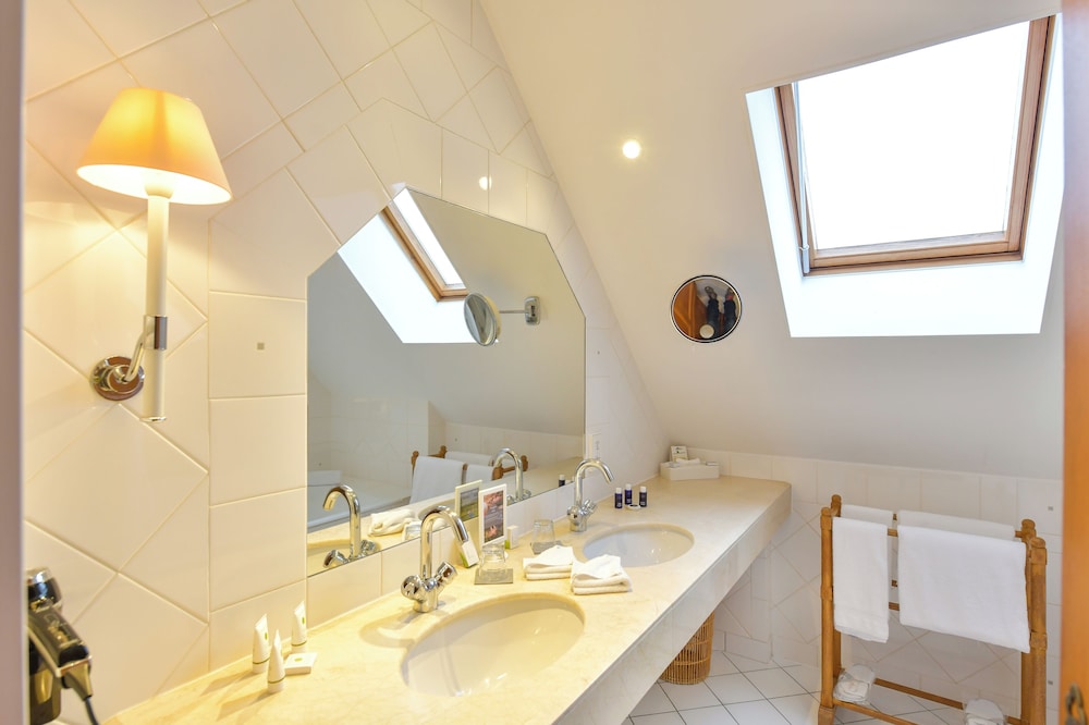 HOTEL GOLF CHATEAU DE CHAILLY 48/49