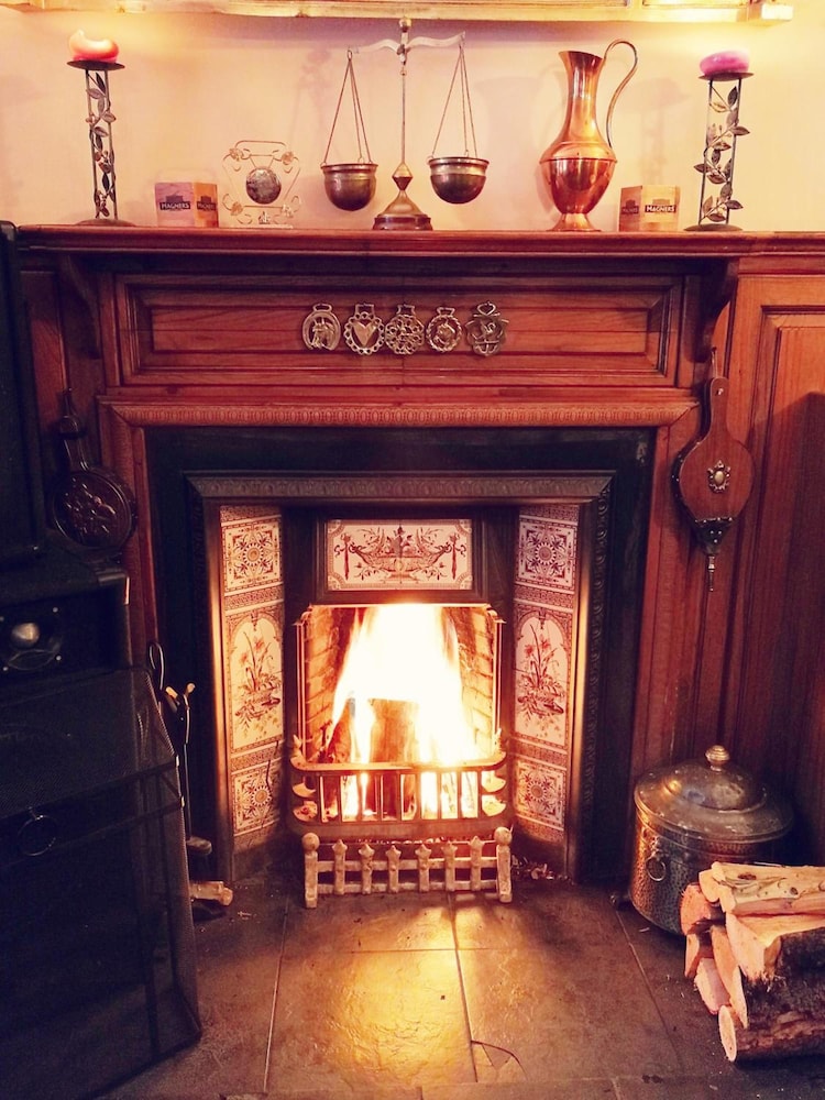 Victoria Hotel 16/47