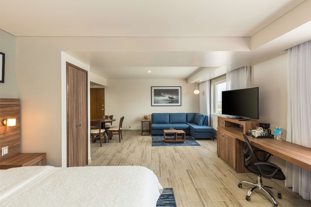 Hampton Inn by Hilton Tijuana 32/80