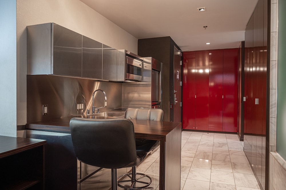 StripViewSuites at Palms Place 64/79