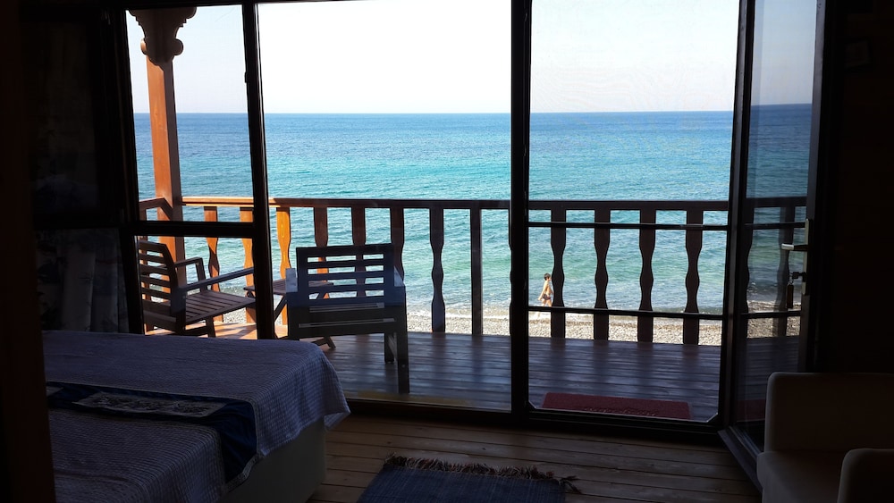Lipsos Hotel 36/41