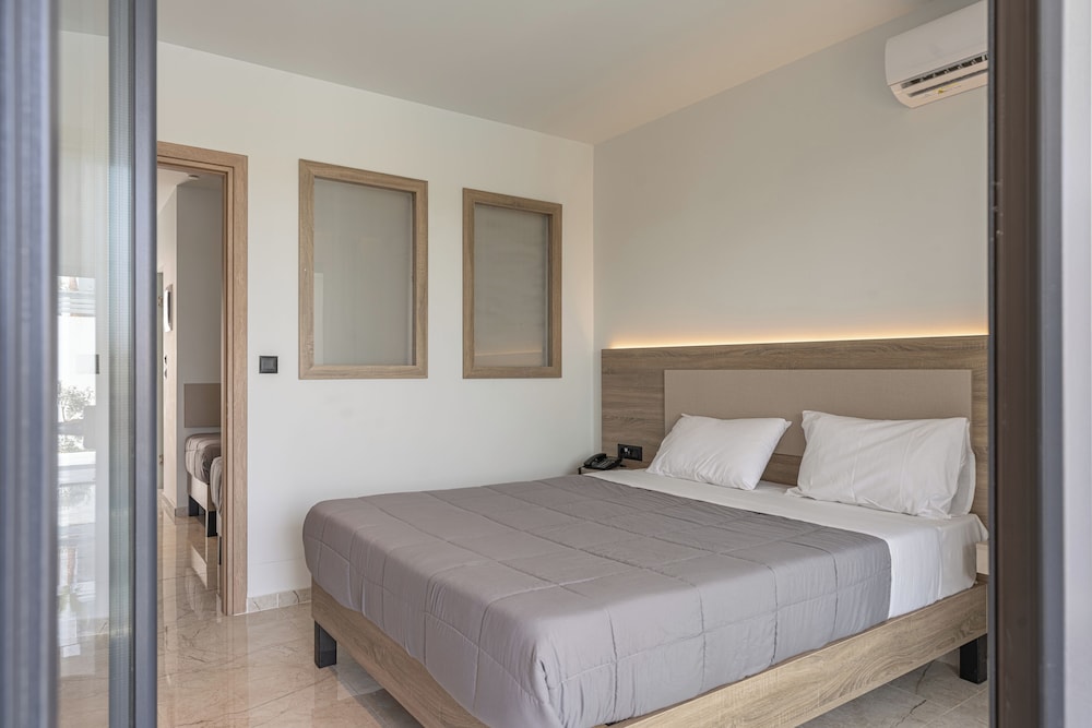 1 BEDROOM, SWIM UP, SUPERIOR, APARTMENT, PRIVATE POOL, GROUND FLOOR