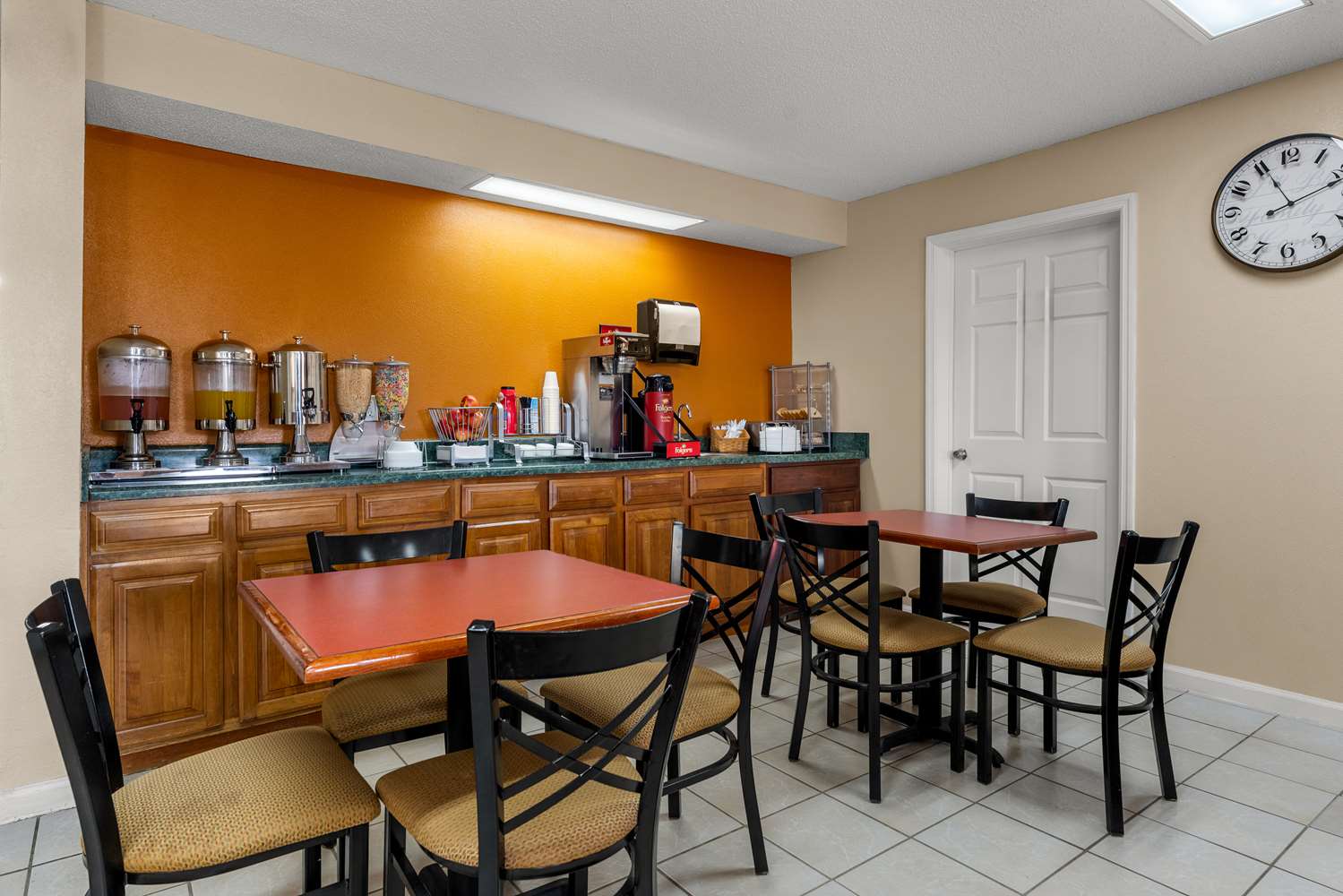 Americas Best Value Inn Montezuma 16/24