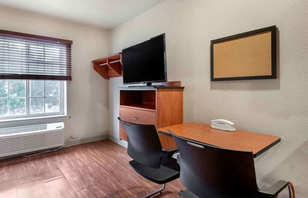 Extended Stay America Select Suites - Lake Worth 26/47