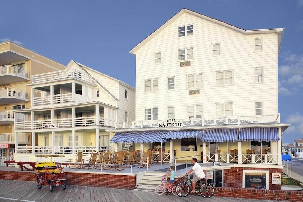 Majestic Hotel & Apartments 4/50