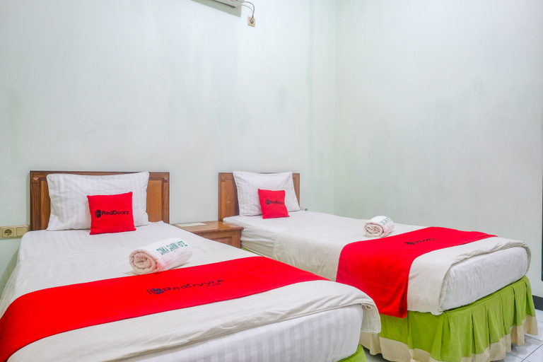 Reddoorz, Twin Beds