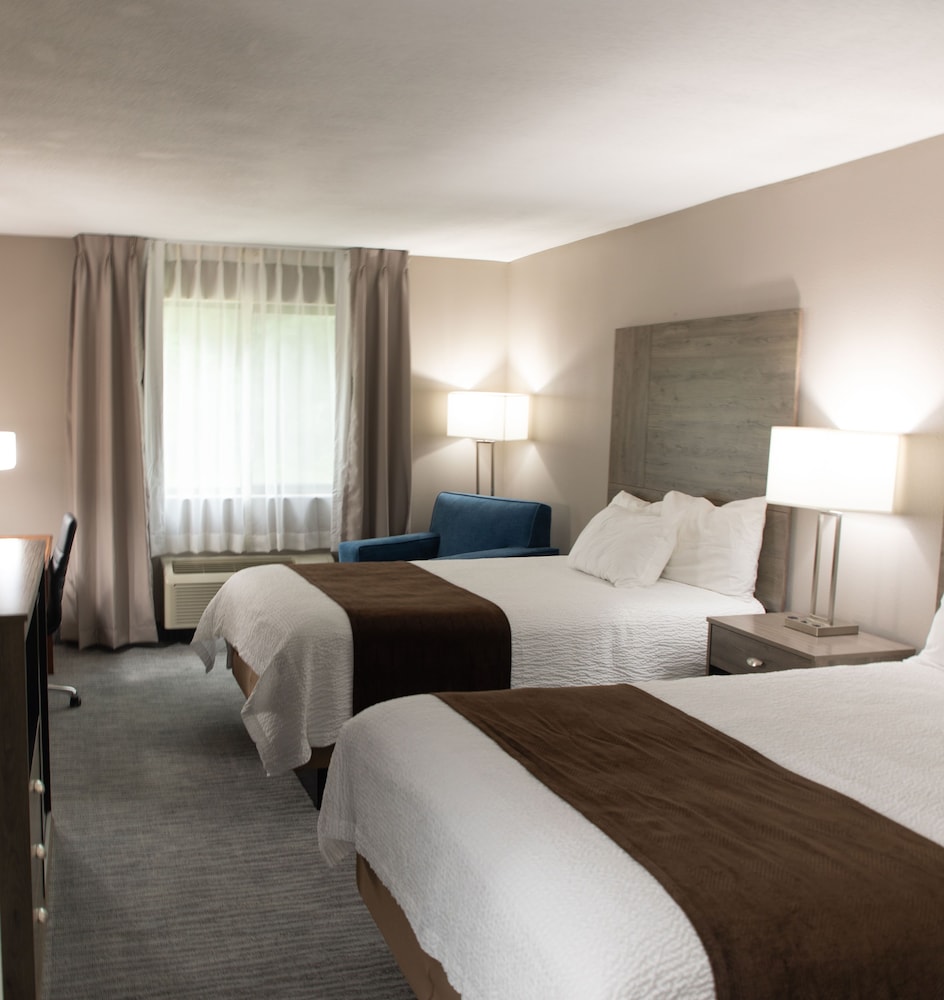 Country Hearth Inn Lomira Hotel 8/48