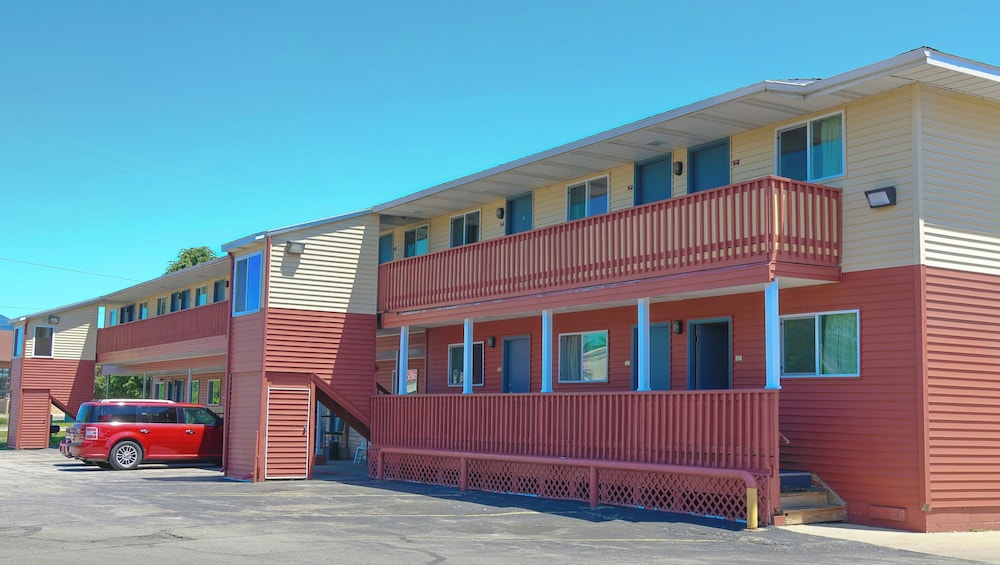 Chippewa Motel 39/42
