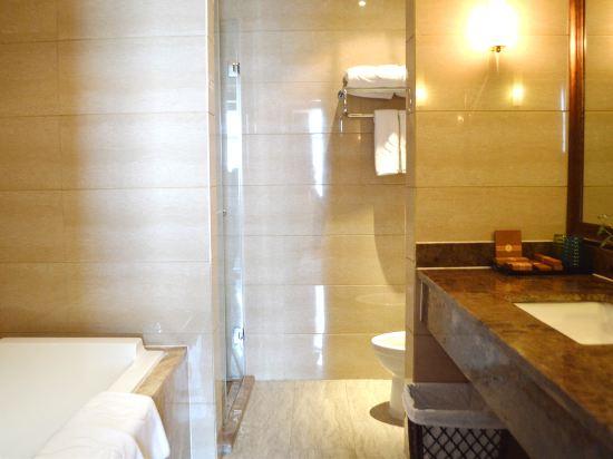 Chun Xue Four Seasons Hotel 56/57