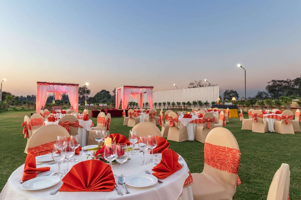 Nidhivan Sarovar Portico Vrindavan 38/58
