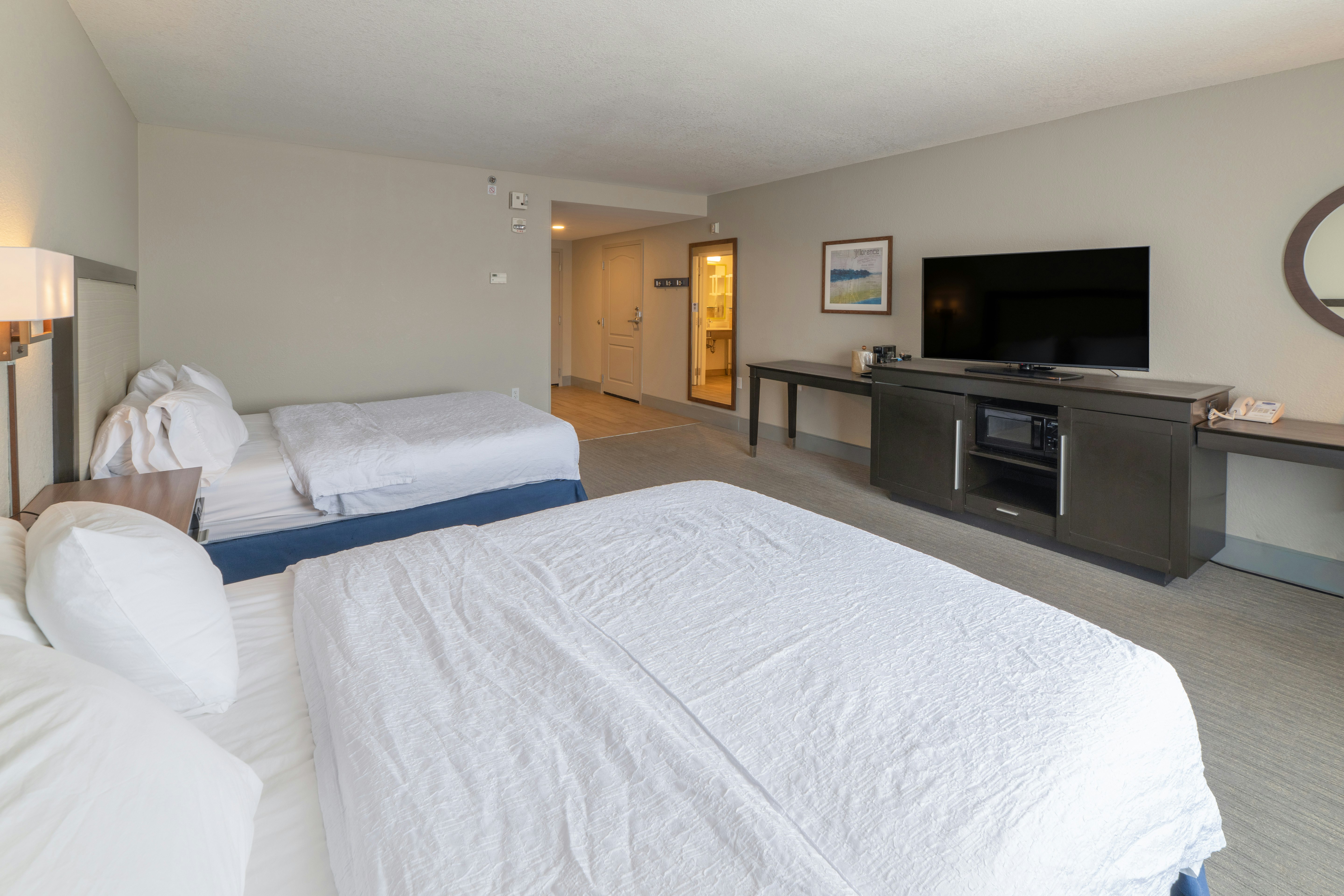 غرفة بسرير كينج لذوي الإعاقة، Hampton Inn Suites Florence Downtown 2/5
