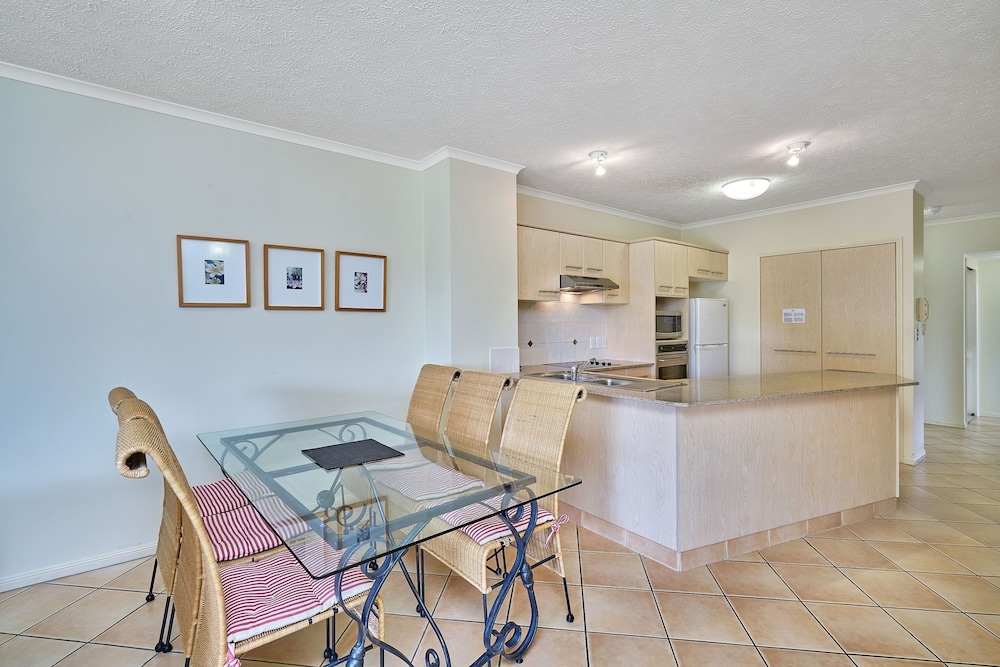 NORTH COVE WATERFRONT SUITES 52/58
