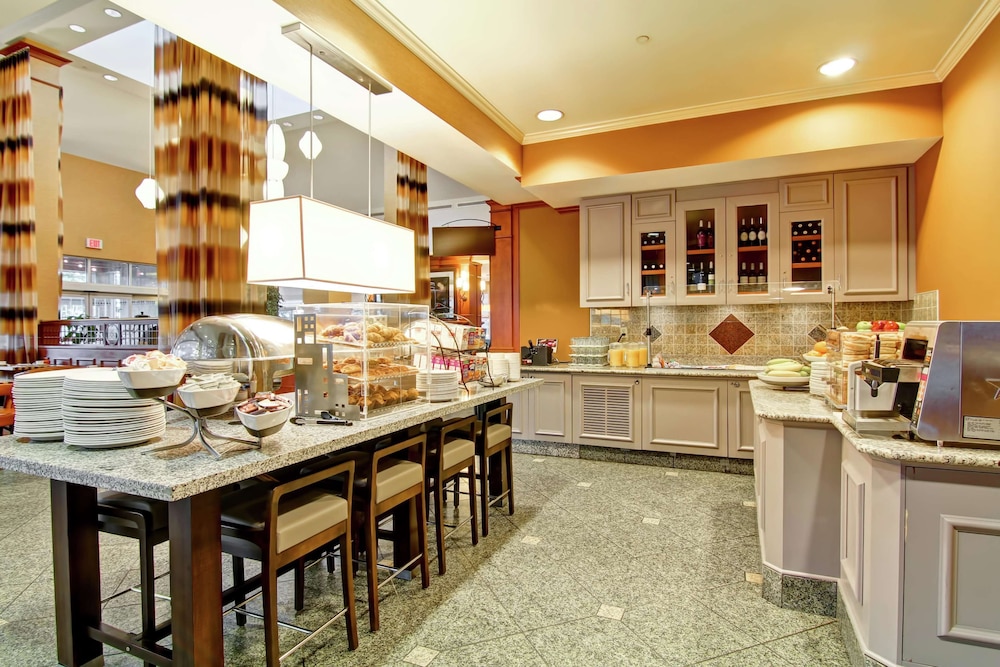 Hilton Garden Inn Ottawa Airport 63/86