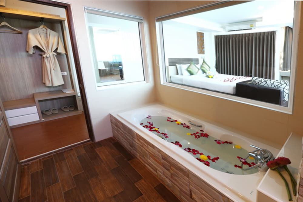 Green Hotel Resort Khon Kaen 11/55