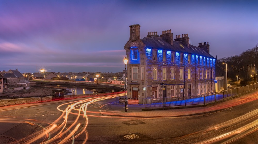 Mackays Hotel Wick 47/50