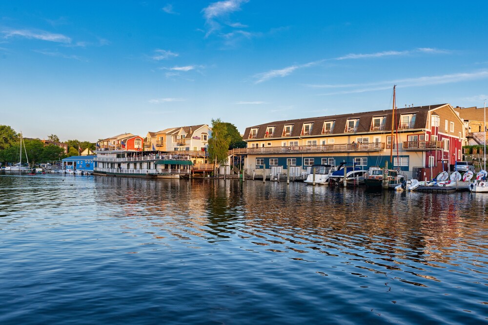 Old Harbor Inn 47/50