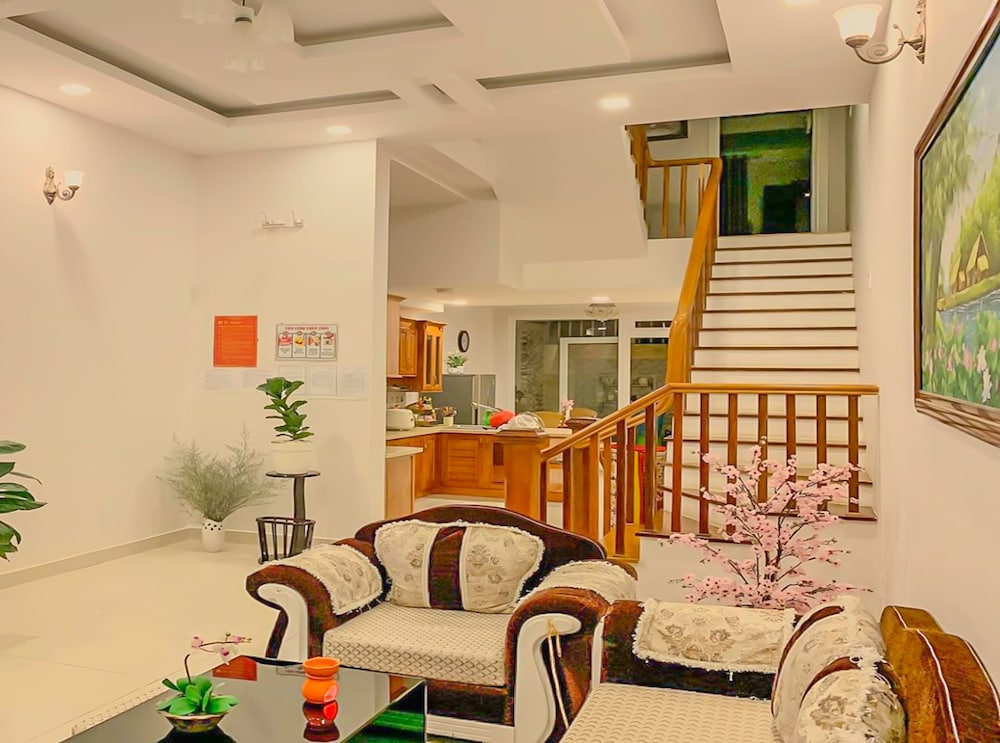 Jolie House 35/50
