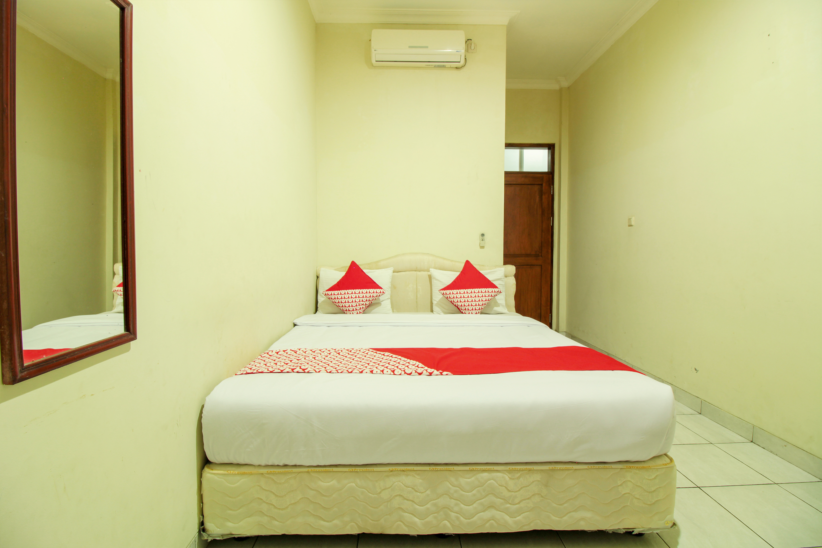 Hotel Astria Graha 8/17