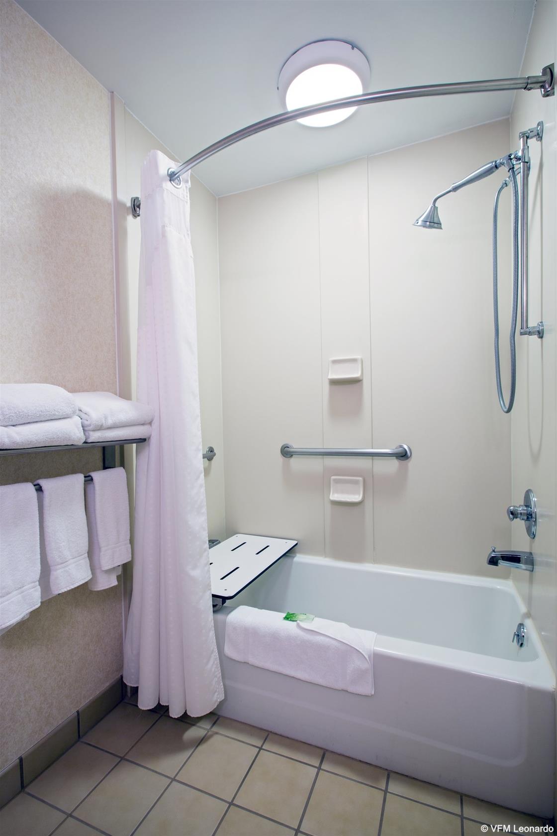 White Pine Lodge Ex Holiday Inn Express Suites Salamanca 36/36