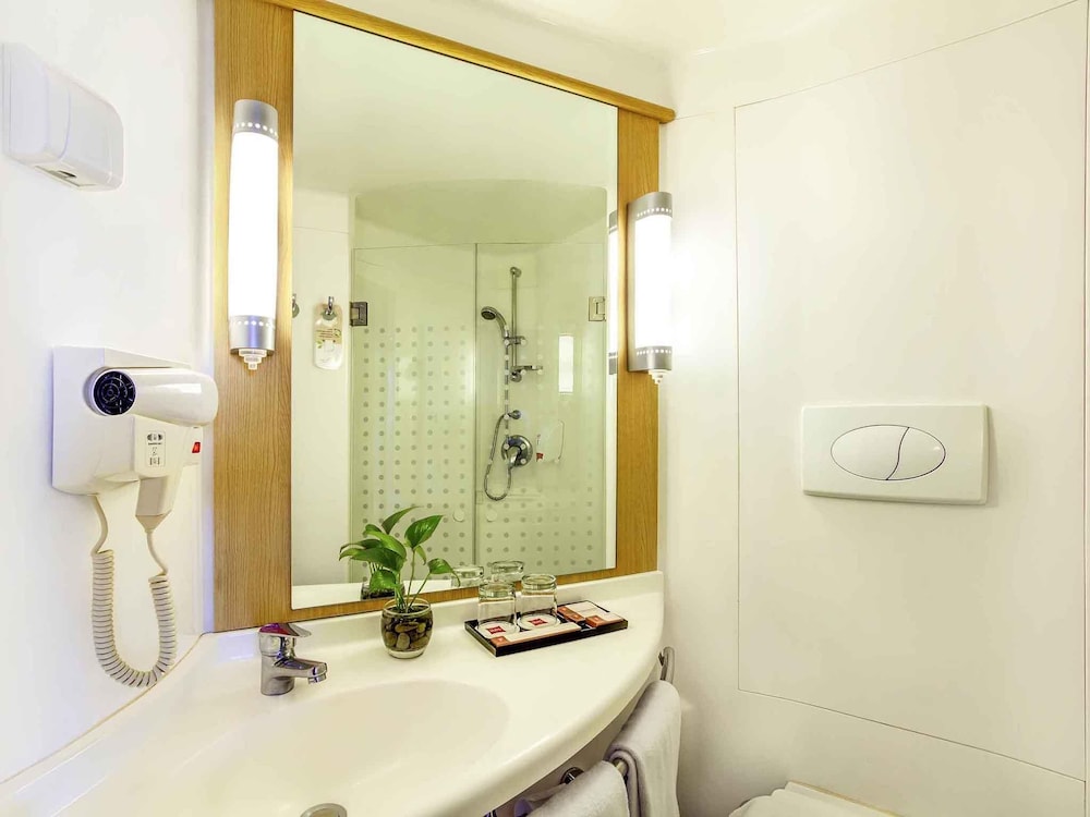 Ibis Surabaya City Center 61/61