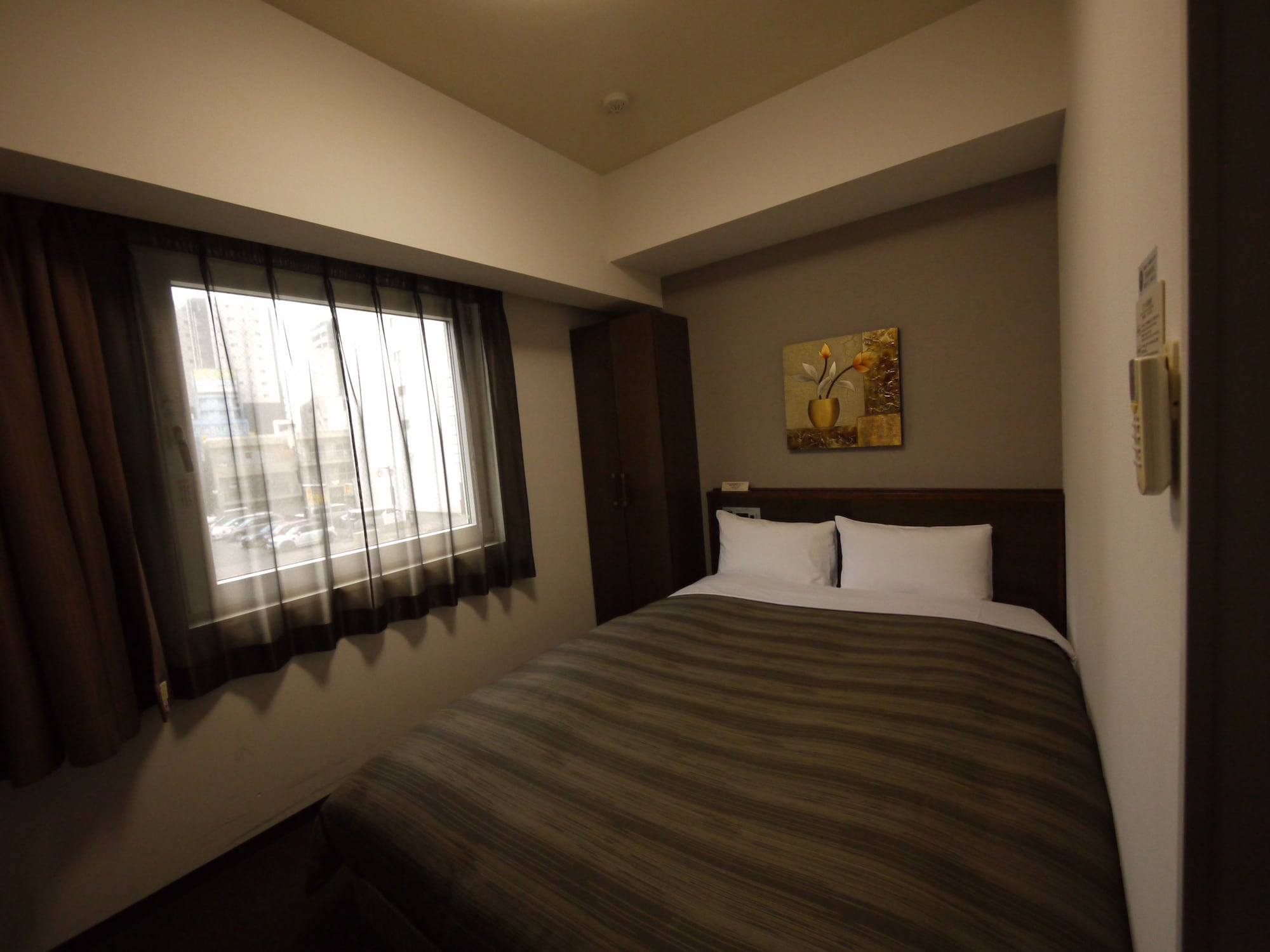 ROOM, DOUBLE BED