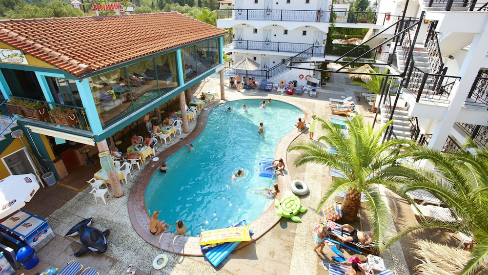 Hanioti Grand Victoria 39/50