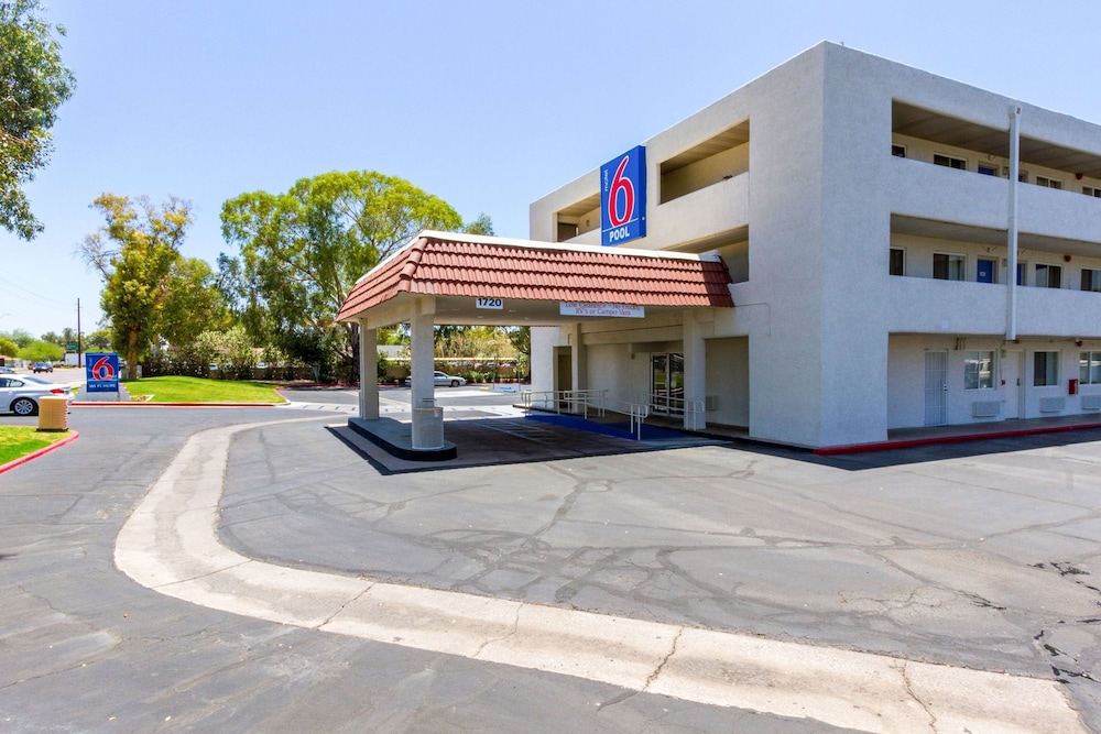 Motel6 Tempe, AZ – Phoenix Airport – Priest Dr 34/43