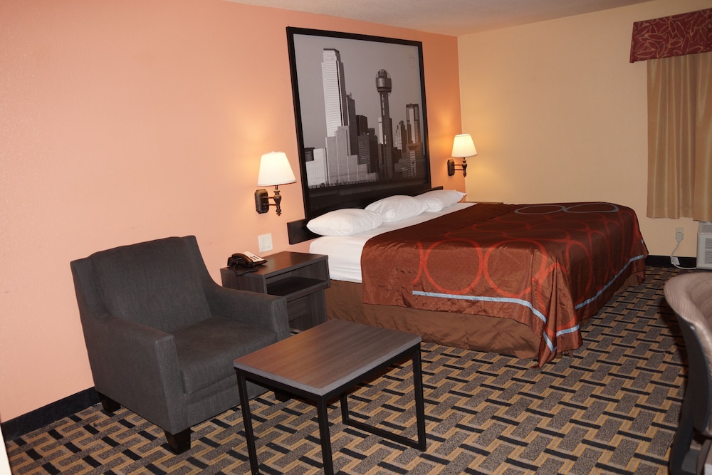 Super 8 by Wyndham Farmers Branch/North Dallas 22/28