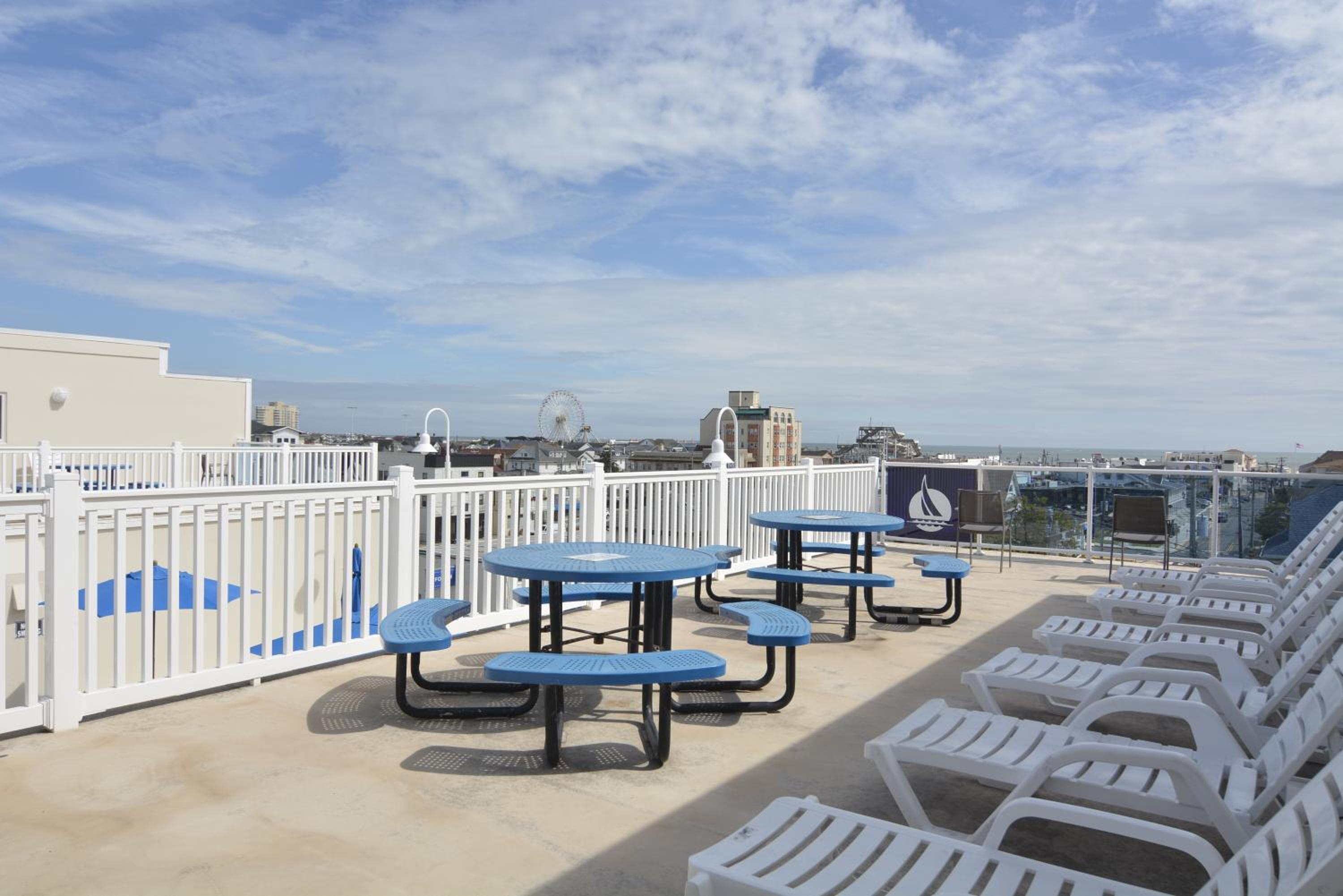 Biscayne Suites 39/49