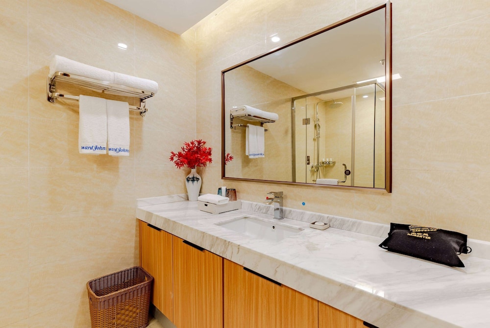 Howard Johnson Lakeview Hotel Huaibei 43/48