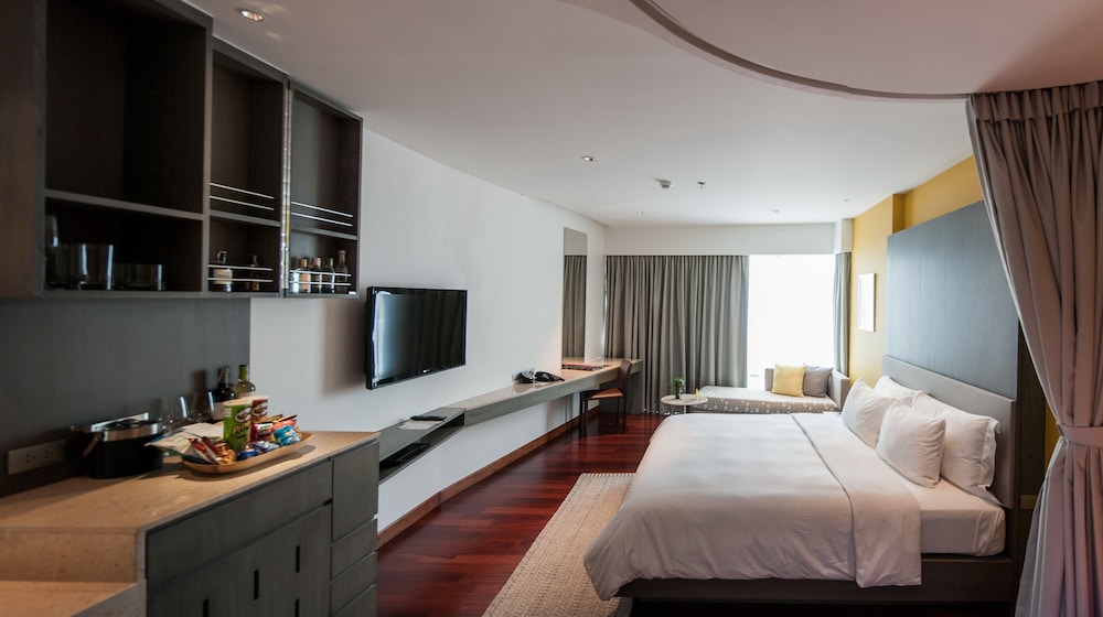 Lit Bangkok Hotel 67/107