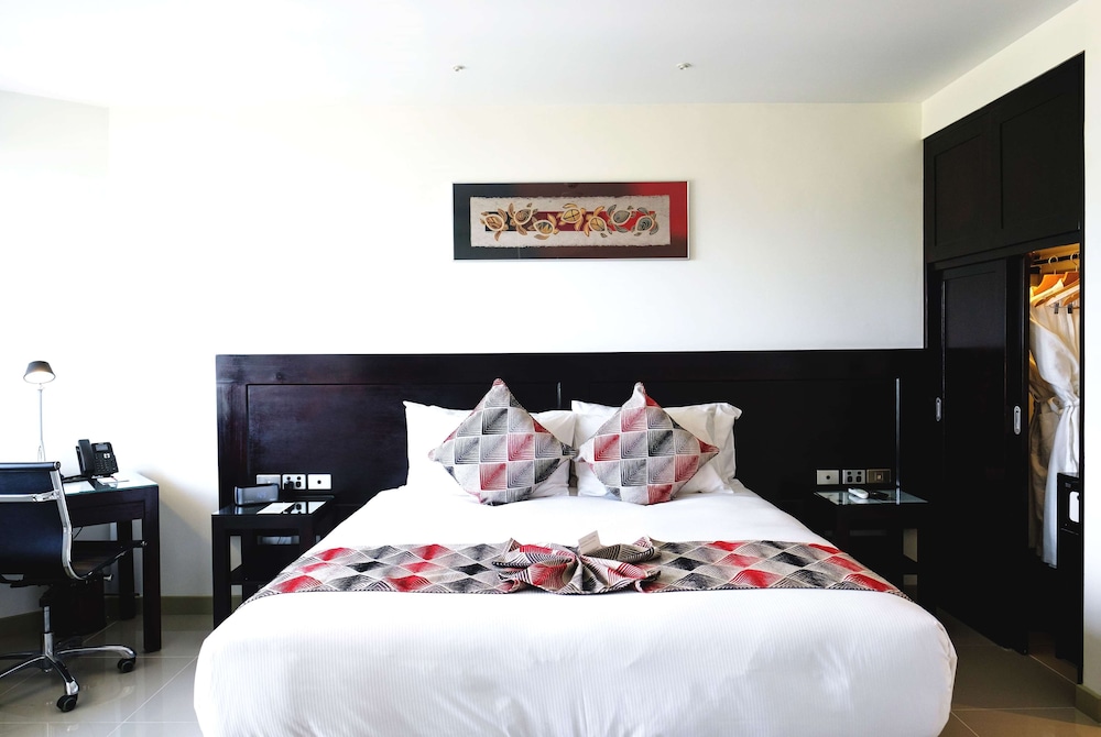 STUDIO, KING BED