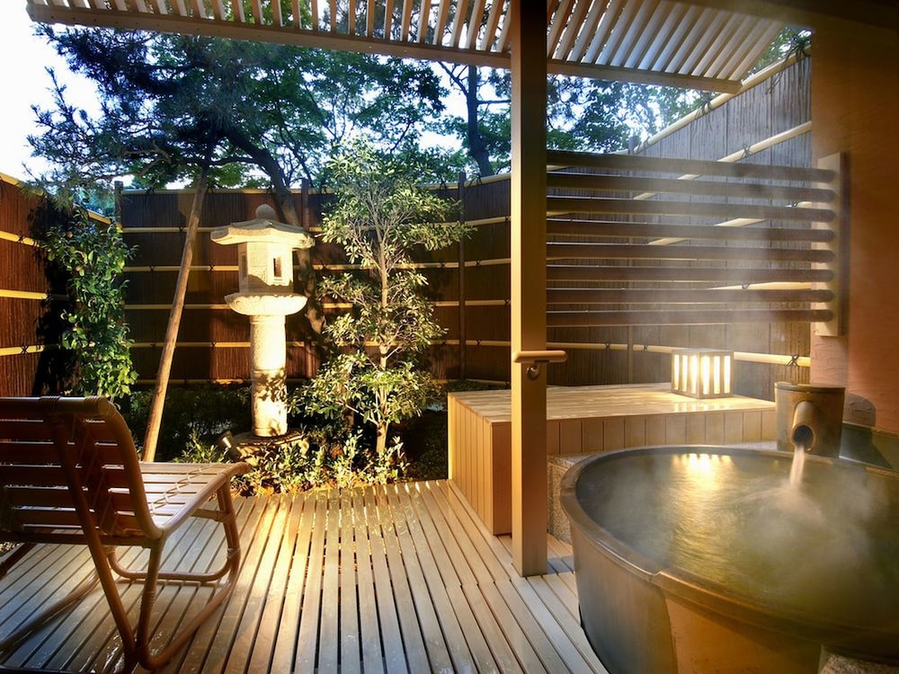 HOKURIKU AWARA ONSEN MIMATSU 12/23