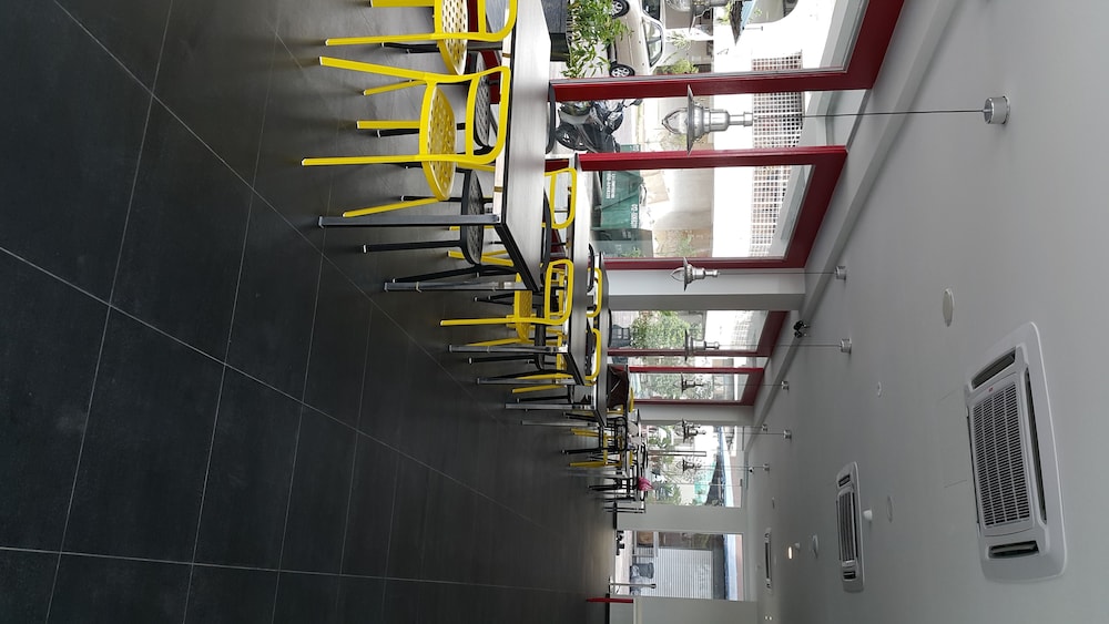 M Design Hotel At Shamelin Perkasa 30/32