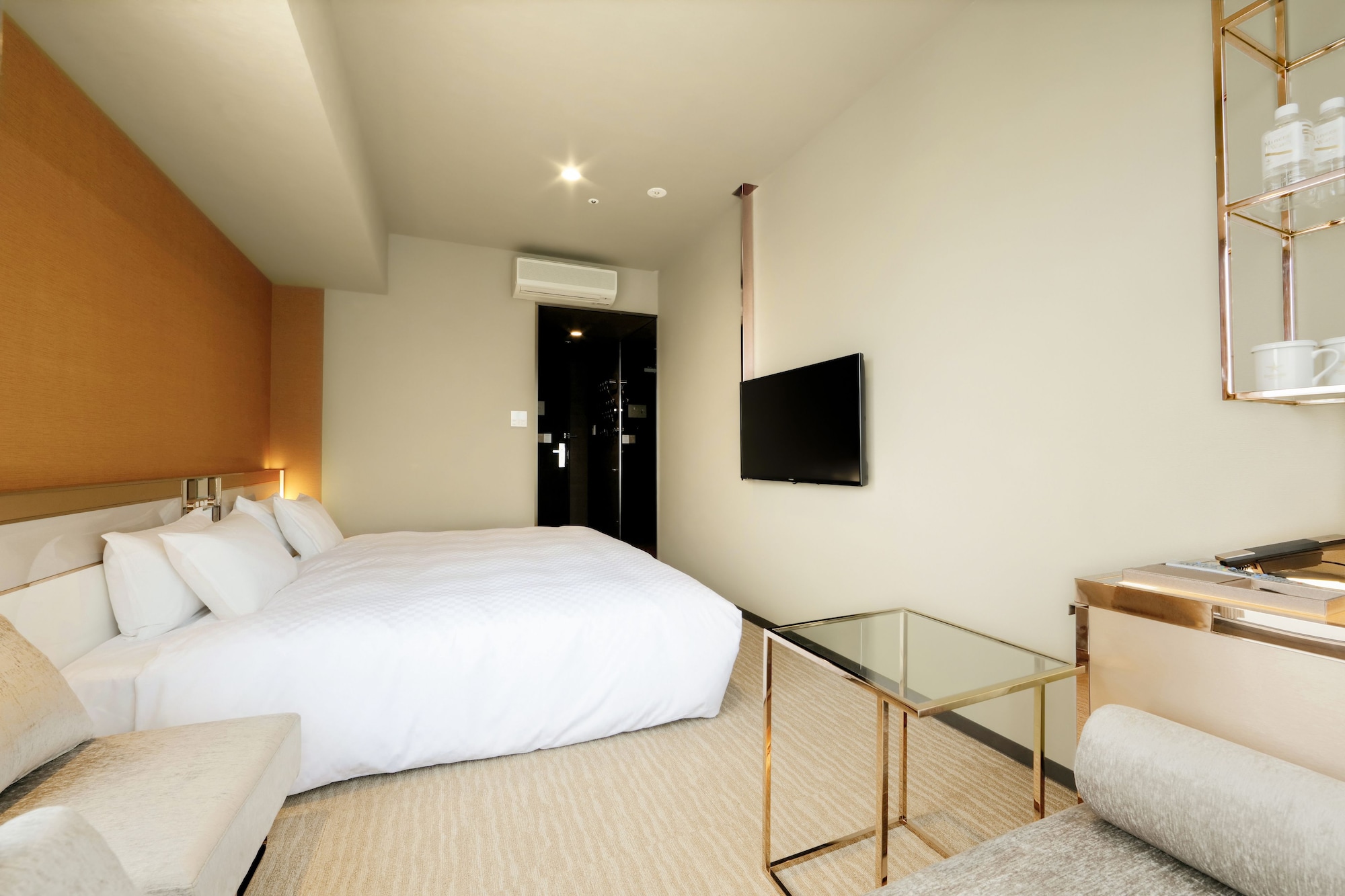 EXECUTIVE, KING BED