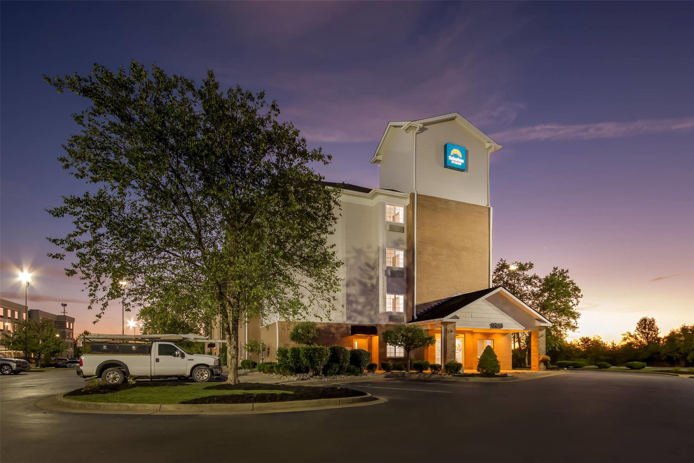 Birch Hill Suites Clarksville 3/35