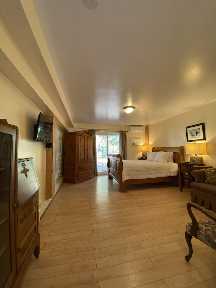 Timber House Resort 40/64