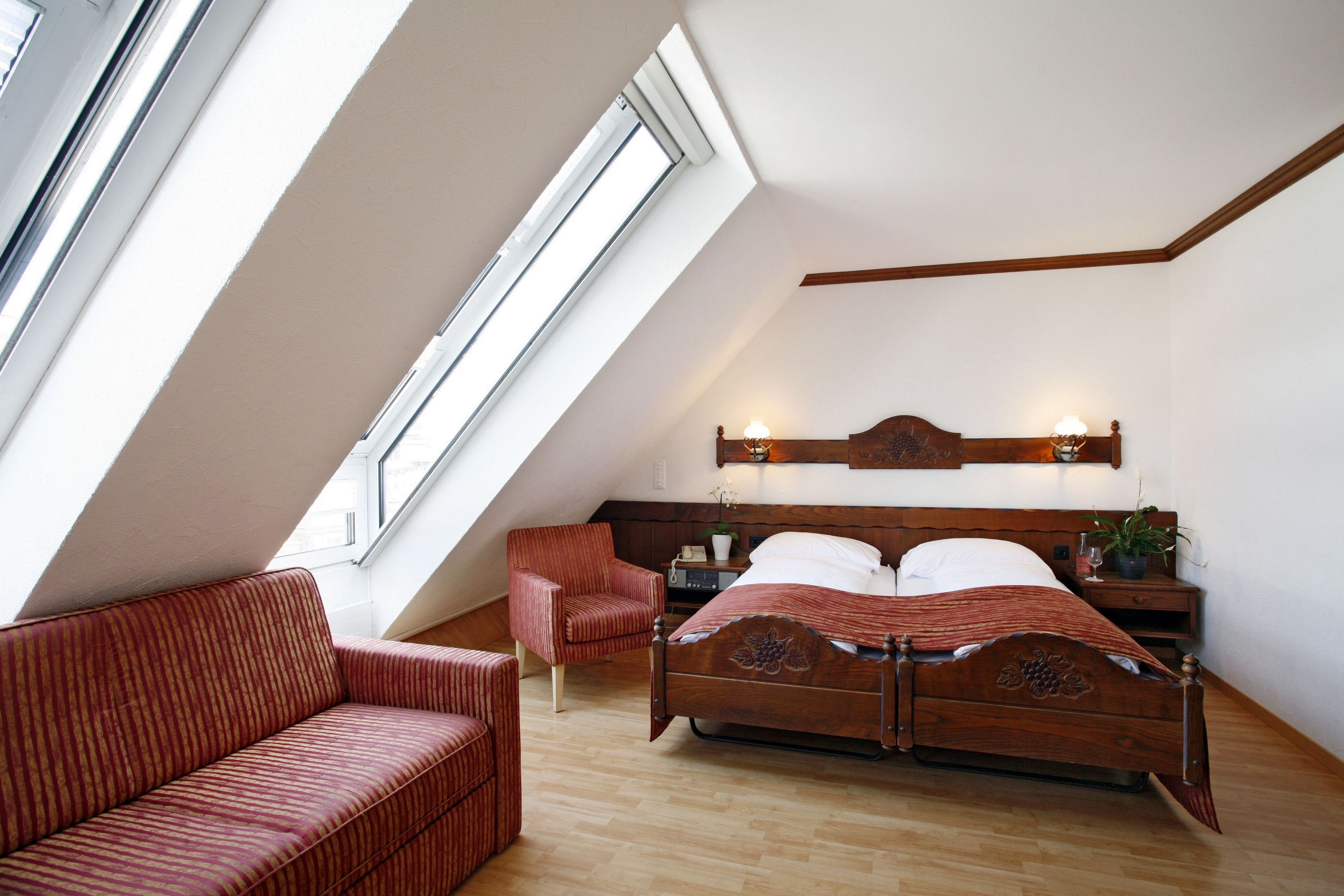 Hotel Ambassador 7/12