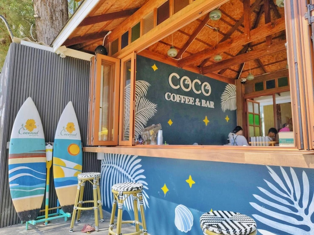 COCONUT BEACH RESORT 10/74