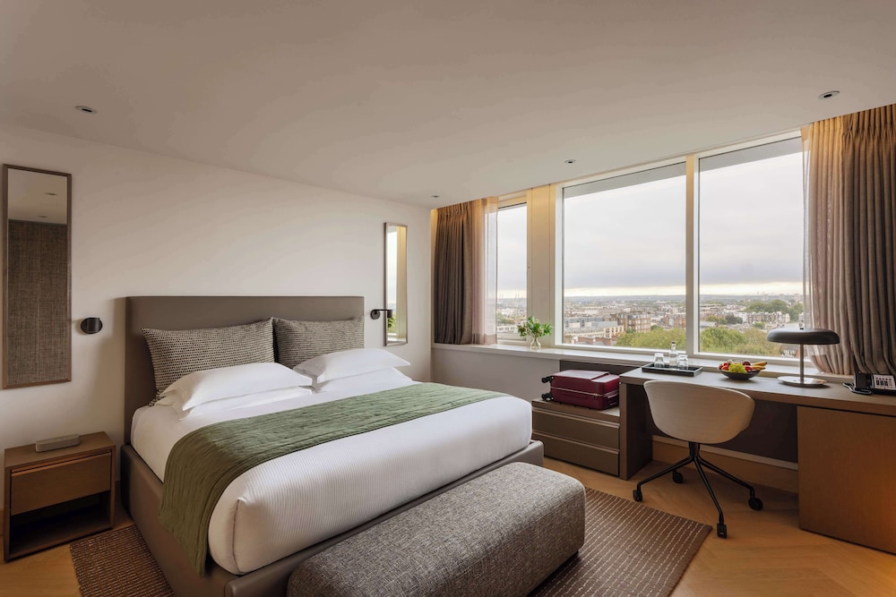DELUXE, DOUBLE BED
